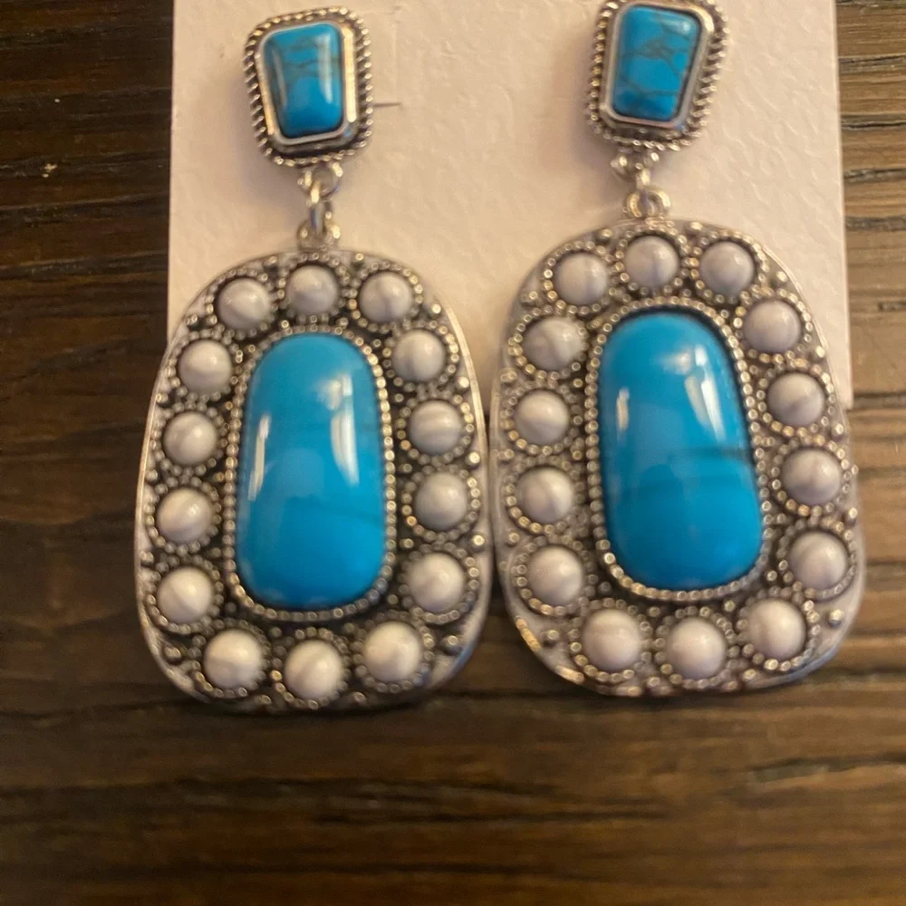 NEW Jessica Simpson earrings